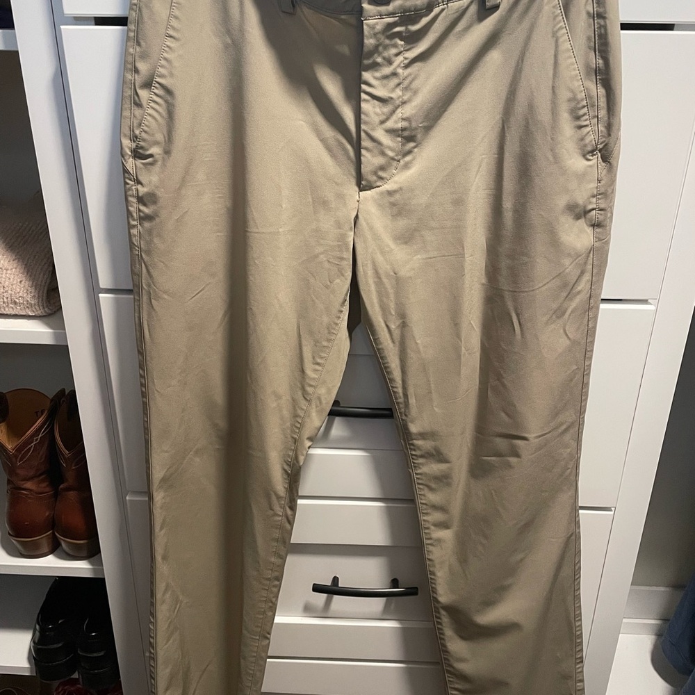 Vineyard Vines Men's Khaki Chinos